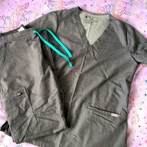 Figs scrub set in Graphite